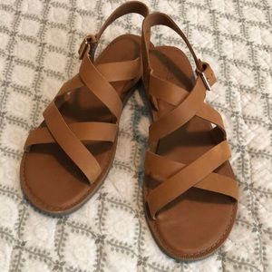 Tom’s tan colored sandals, Size 8 W.  Like New!